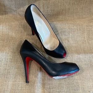 Christian Louboutin Peep Toe heels